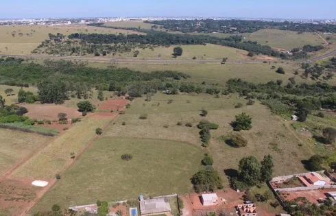 Terreno em Parque das Andorinhas, Uberlândia