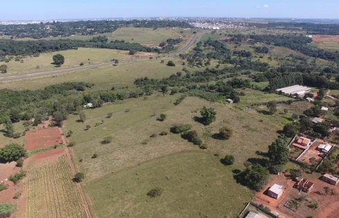 Terreno em Parque das Andorinhas, Uberlândia