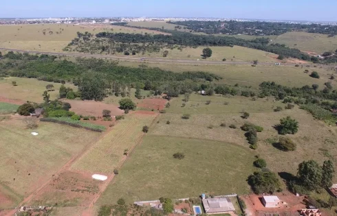 Terreno em Parque das Andorinhas, Uberlândia