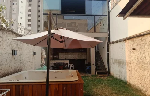 Casa em Laranjeiras, Uberlândia