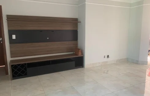 Apartamento em Jardim Holanda, Uberlândia