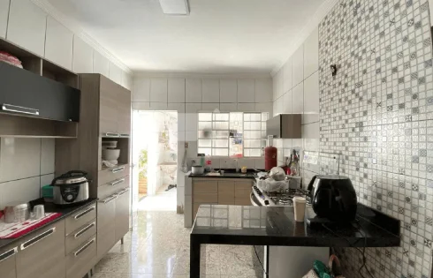 Casa em Jardim das Palmeiras, Uberlândia