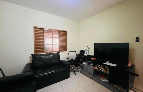 Casa em Jardim das Palmeiras, Uberlândia