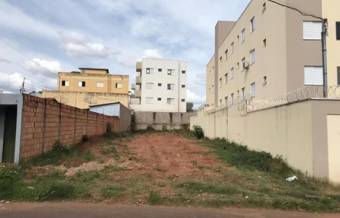 Terreno em Presidente Roosevelt, Uberlândia