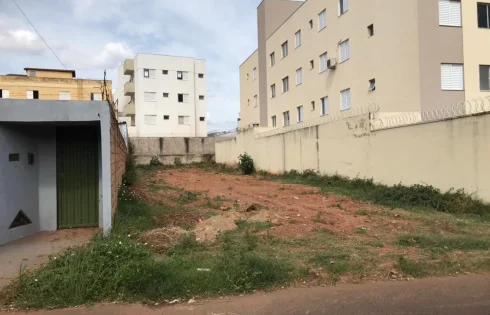 Terreno em Presidente Roosevelt, Uberlândia