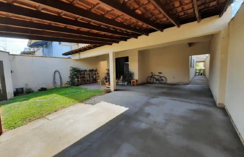 Casa em Nossa Senhora das Graças, Uberlândia