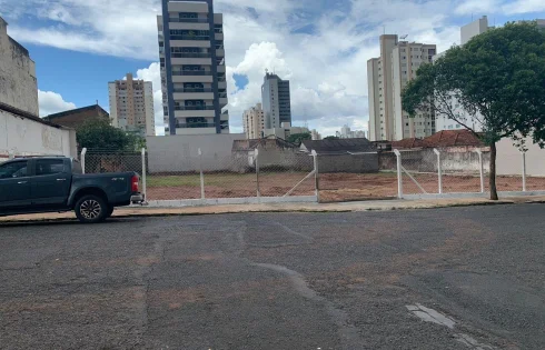 Osvaldo Rezende, Uberlândia