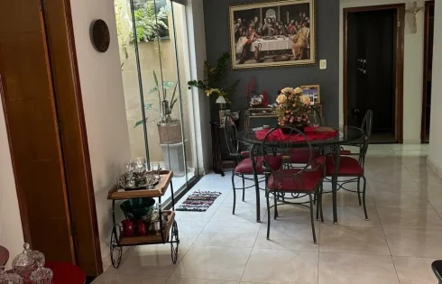 Casa em Jardim América, Uberlândia