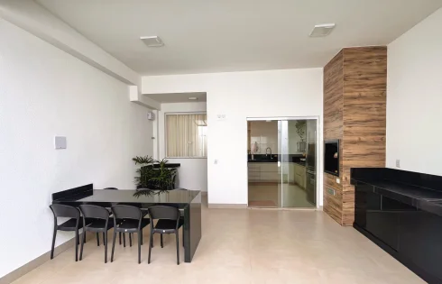 Casa em Praça Alto Umuarama, Uberlândia