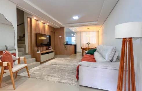 Casa em Praça Alto Umuarama, Uberlândia