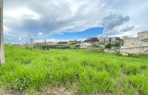 Terreno em Jardim Inconfidência, Uberlândia