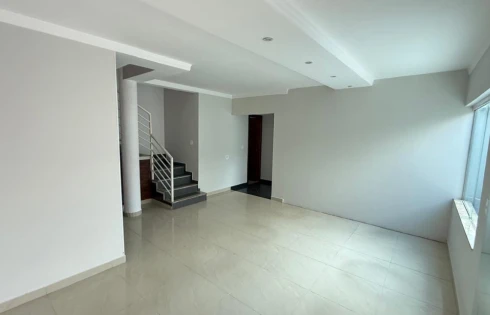 Casa em Segismundo Pereira, Uberlândia