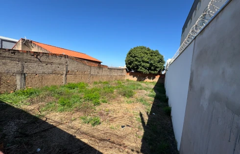 Terreno em Segismundo Pereira, Uberlândia