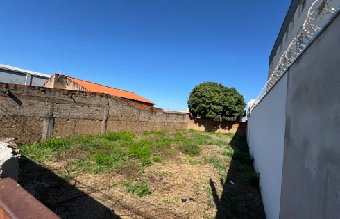 Terreno em Segismundo Pereira, Uberlândia