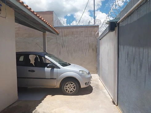 Casa em Santiago, Araguari