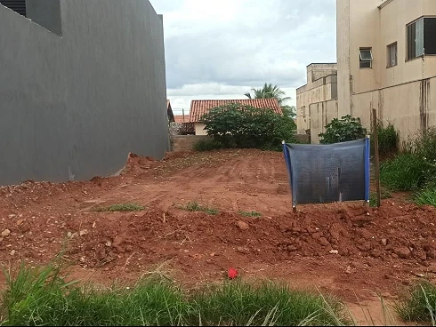 Terreno em Jardim Holanda, Uberlândia