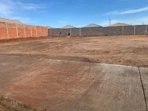 Terreno em Loteamento Residencial Pequis, Uberlândia