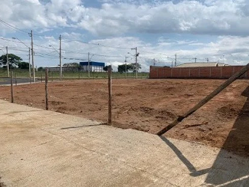 Terreno em Loteamento Residencial Pequis, Uberlândia