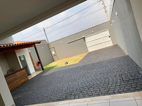 Casa em Loteamento São Bento, Uberlândia