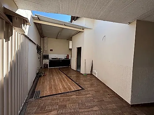 Casa com 3 quartos em Luizote de Freitas, Uberlândia
