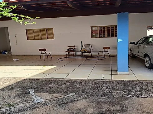 Casa com 3 quartos em Jardim das Palmeiras, Uberlândia