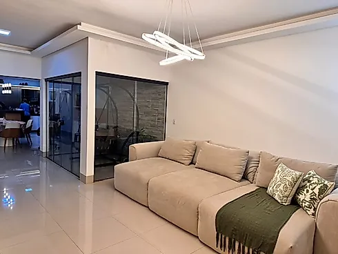 Casa com 3 quartos em Jardim Holanda, Uberlândia