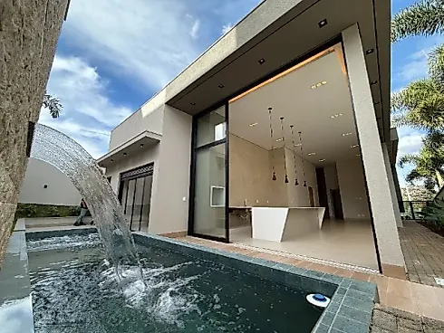 Casa com 3 quartos em Granja Marileusa, Uberlândia