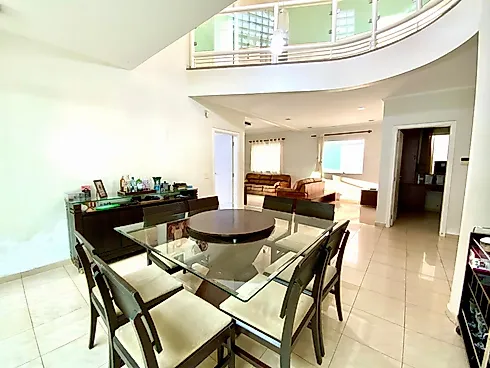 Casa com 4 quartos em Jardim Karaíba, Uberlândia