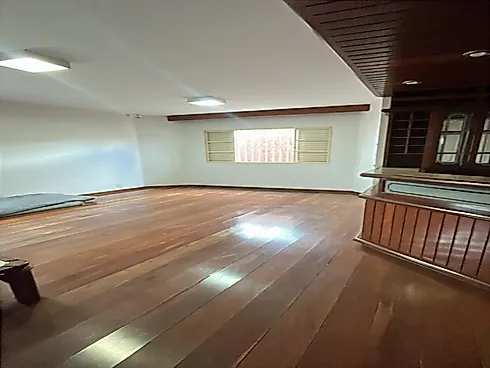 Casa com 4 quartos em Vigilato Pereira, Uberlândia