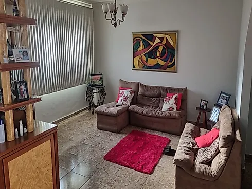 Casa com 5 quartos em Santa Mônica, Uberlândia