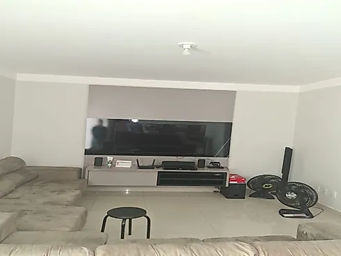 Apartamento com 3 quartos em Jardim Finotti, Uberlândia