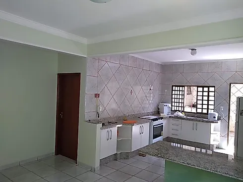 Casa com 3 quartos em Jardim das Palmeiras, Uberlândia