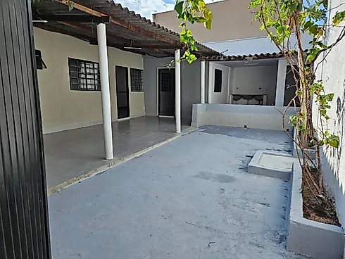 Casa com 2 quartos em Luizote de Freitas, Uberlândia
