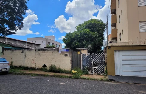 Terreno em Santa Mônica, Uberlândia