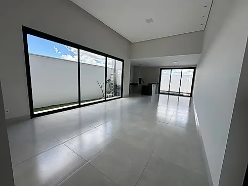 Casa com 3 quartos em Novo Mundo, Uberlândia