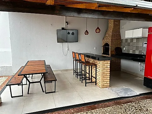 Casa com 3 quartos em Santa Mônica, Uberlândia