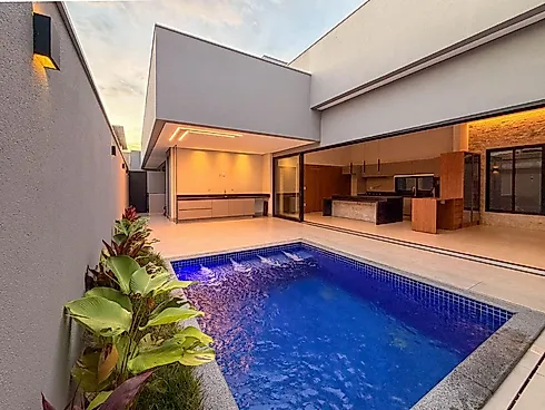 Casa com 4 quartos em Laranjeiras, Uberlândia