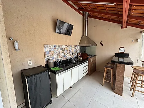 Casa com 3 quartos em Novo Mundo, Uberlândia