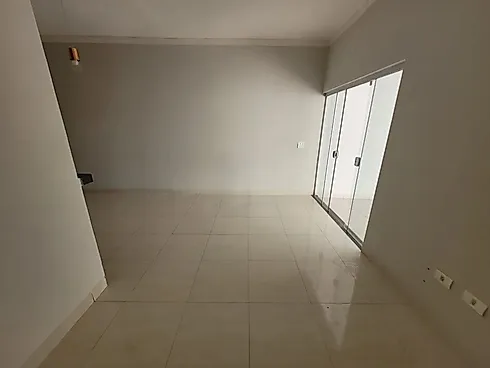 Casa com 2 quartos em Jardim Ipanema, Uberlândia