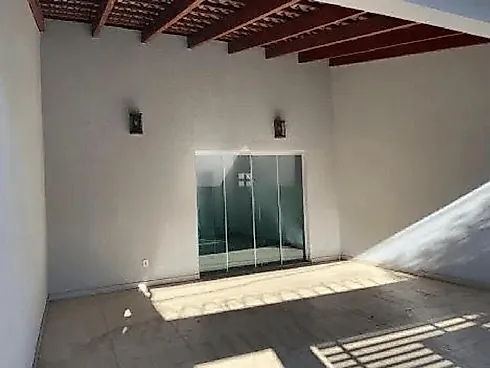 Casa com 3 quartos em Santa Luzia, Uberlândia