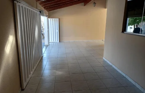Casa em Jardim das Palmeiras, Uberlândia