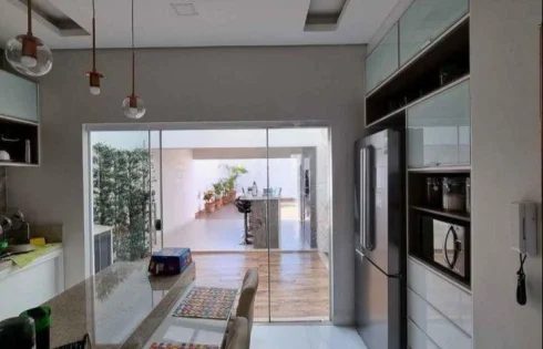 Casa em Jardim Patricia, Uberlândia
