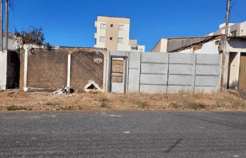 Terreno em Santa Mônica, Uberlândia