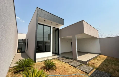 Casa em Praça Alto Umuarama, Uberlândia