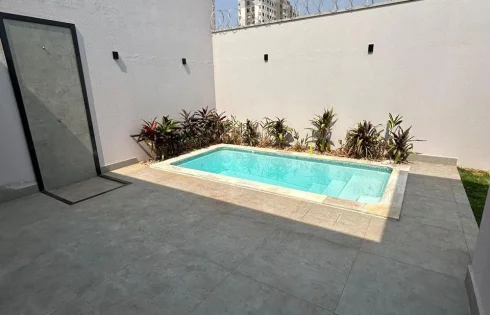 Casa em Praça Alto Umuarama, Uberlândia