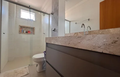 Apartamento em Jardim Veneza, Uberlândia