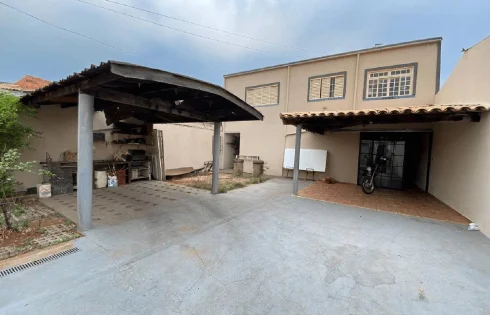 Casa em Laranjeiras, Uberlândia