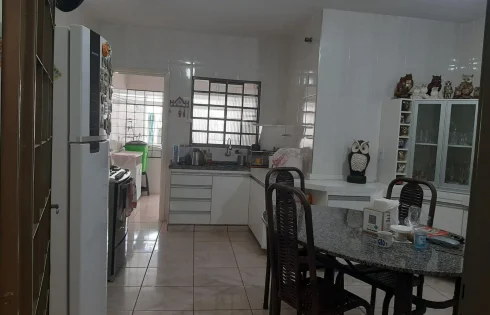 Mansour, Uberlândia