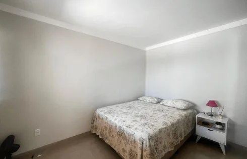 Casa em Segismundo Pereira, Uberlândia