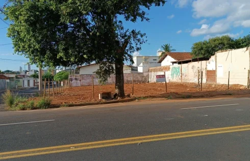 Terreno em Santa Mônica, Uberlândia